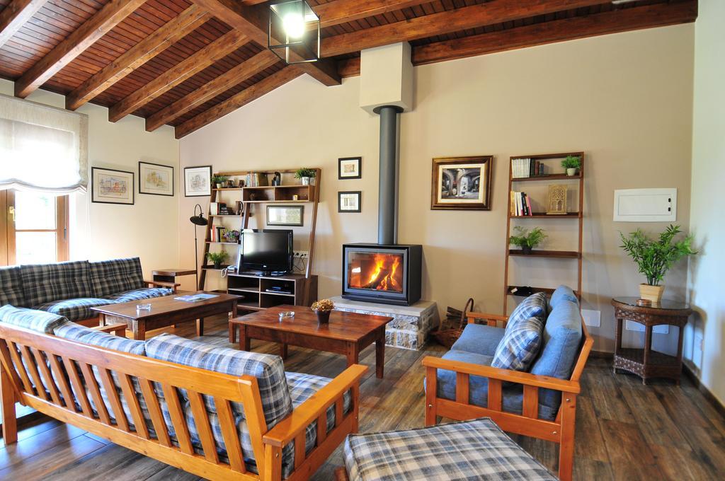 Casas Rurales El Llugaron Miravalles Exteriör bild
