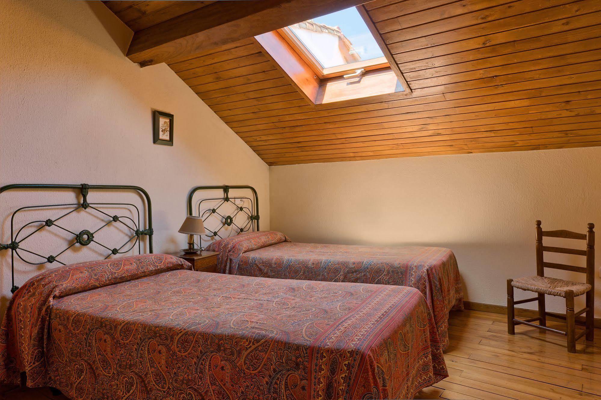 Casas Rurales El Llugaron Miravalles Exteriör bild