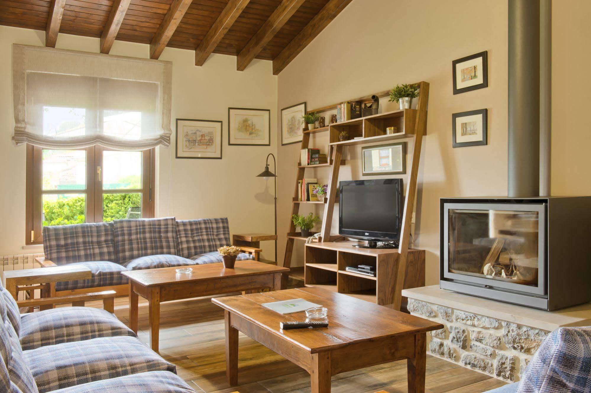 Casas Rurales El Llugaron Miravalles Exteriör bild